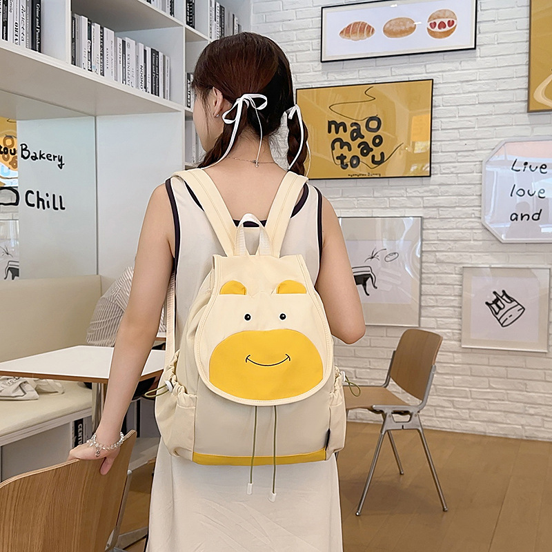 Mochila de niña de vaca linda, mochila de dibujos animados de gran capacidad, mochila extraña, literatura y arte fresca, mochila de estudiantes universitarios.