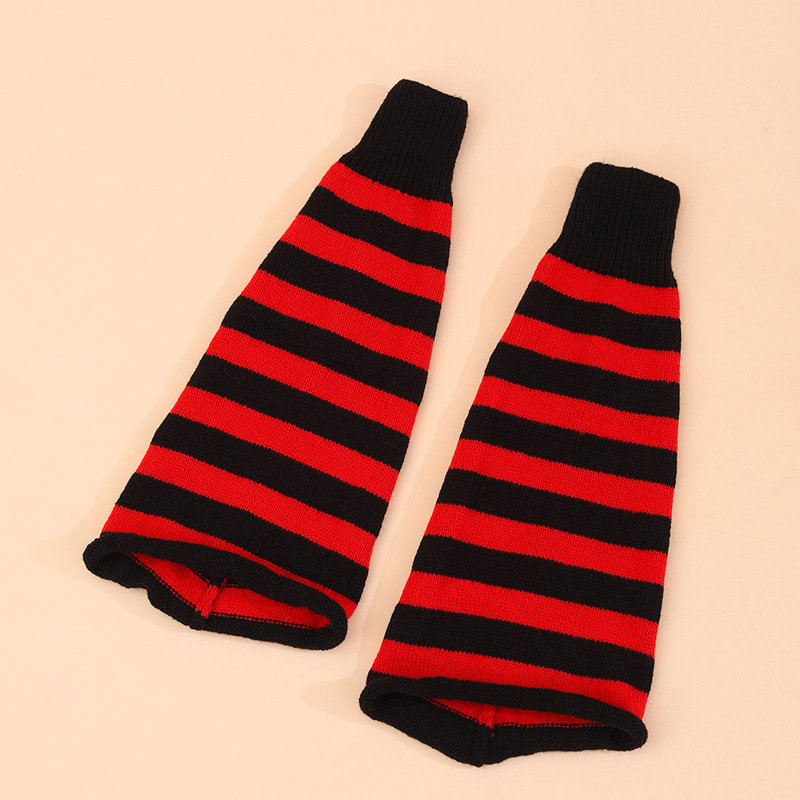 검은 색과 빨간색 줄무늬