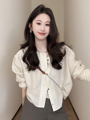 法式薄款气质圆领长袖衬衫2025新款女夏季宽松设计感短款防晒上衣