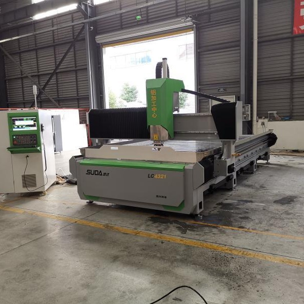 切割、镂铣、钻孔、侧铣、倒边  智能化木工开料木工加工中心