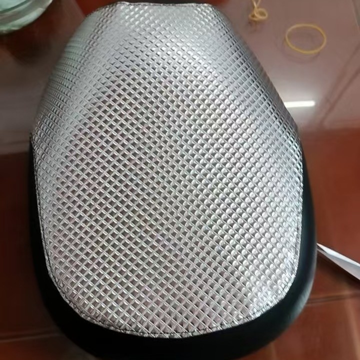 Compartir cojín de asiento de automóvil eléctrico de verano protector solar aislamiento térmico cojín de película de aluminio para automóvil de batería a prueba de agua cojín de automóvil personalizado