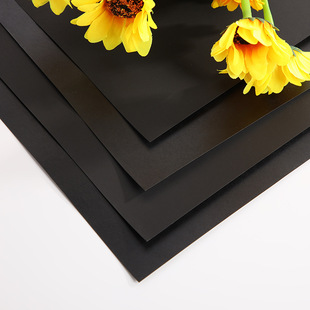 �������ڼ����l�C��C�yӡˢ���b����ع⻬�ߙn�Y�к�ɫ�T����