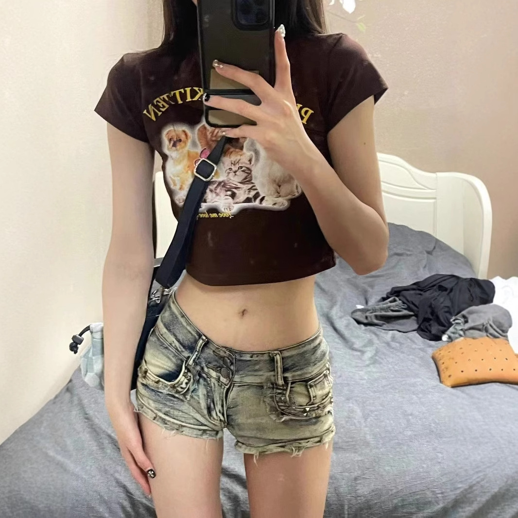 미국 스타일의 뜨거운 소녀 낮은 허리 데님 반바지 여성 2025 년 여름 새로운 단단한 엉덩이 핫 바지 오래 된 스트레이트 바지