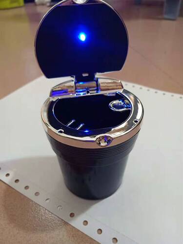 Car ashtray with LED light, indoor household ashtray, creative car ashtray, universal car ashtray with electroplating