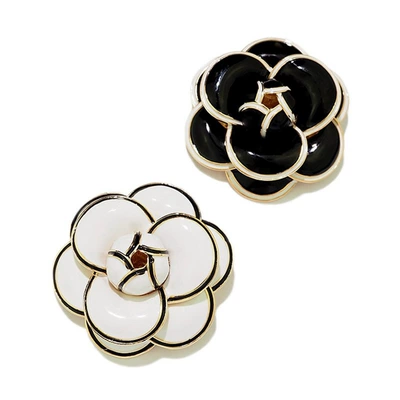 Pin Outwear Accessories, Yaxa sancaqları