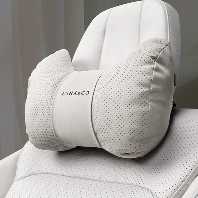 Lynk & Co 01 02 03: Headrest - horn-style-off-white-lynk-co-headrest-set
