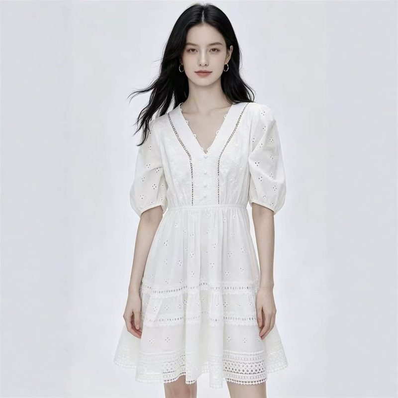 Same style women's clothing as in the mall, 2026 summer new French resort style lace hollow V-neck puff sleeve dress Same style women's clothing as in the mall, 2026 summer new French resort style lace hollow V-neck puff sleeve dress