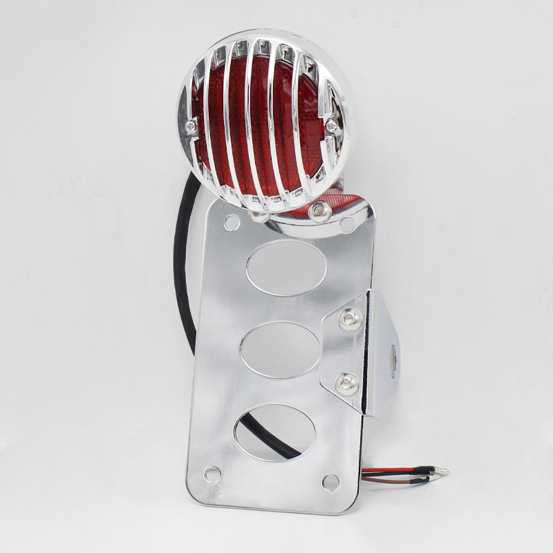 Off-road vehicle and motorcycle modified retro license plate holder with metal cover and tail light, suitable for Harley LED tail lights
