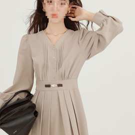 秋季新款法式复古气质马衔扣通勤百搭连衣裙女秋季清冷感长裙