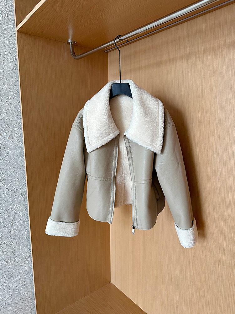 Women's Clothing High end atmospheric leather jacket for women, short loose motorcycle jacket, autumn style, stylish lamb fur all in one_voghion.com