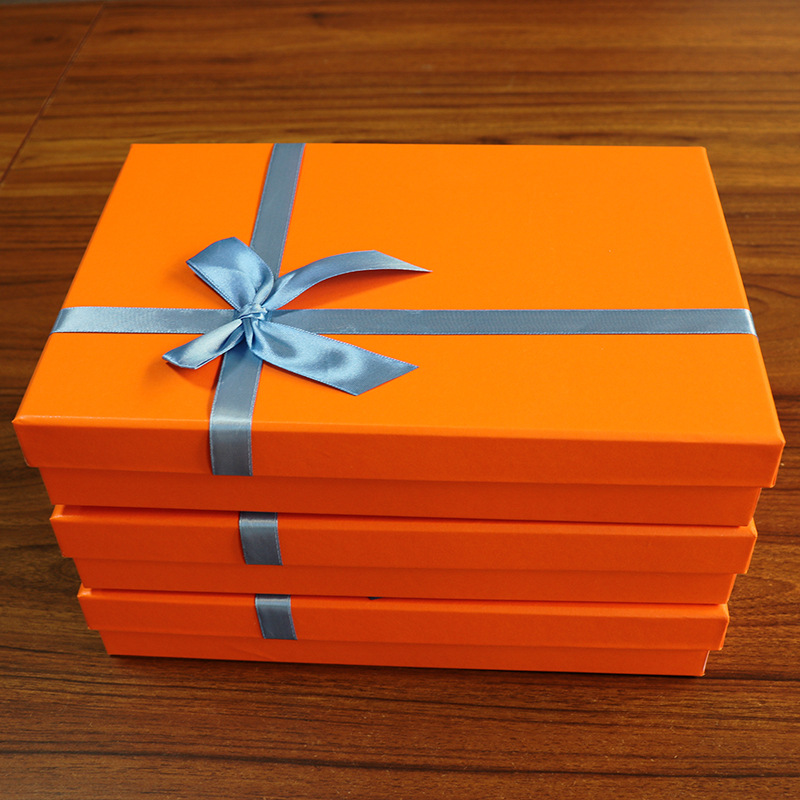 Caja cuadrada Tiandi caja de regalo de cumpleaños de alta gama con lazo, caja de embalaje de regalo de mano al por mayor