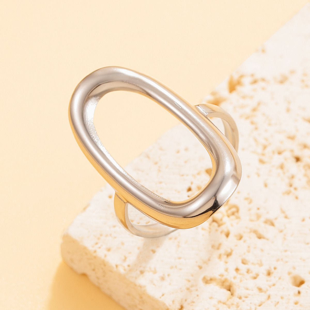 Sparkling Ring For Women, Crafted With Romance.Sleek & Comfortable, Designed To Highlight Your Charm.A Subtle Yet Stunning Piece For Dates,_voghion.com