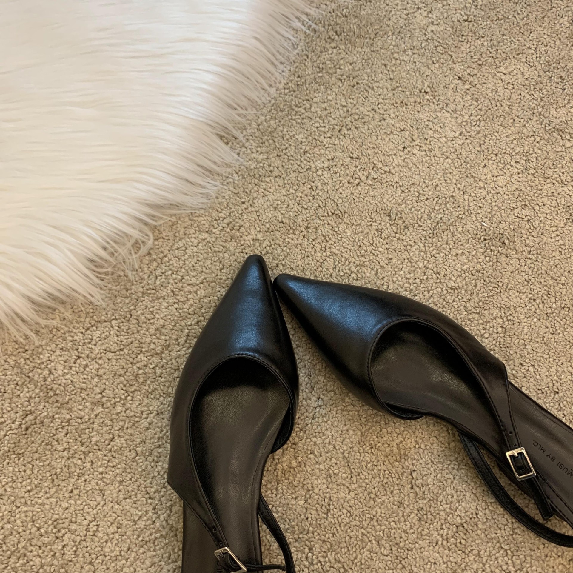 Dámské ploché boty s internetovými celebritami pro jaro a léto 2023, tenký podpatek, špičatá špička, mělká ústa, taštičková špička, kočičí podpatek, pásek, vílí boty_voghion.com