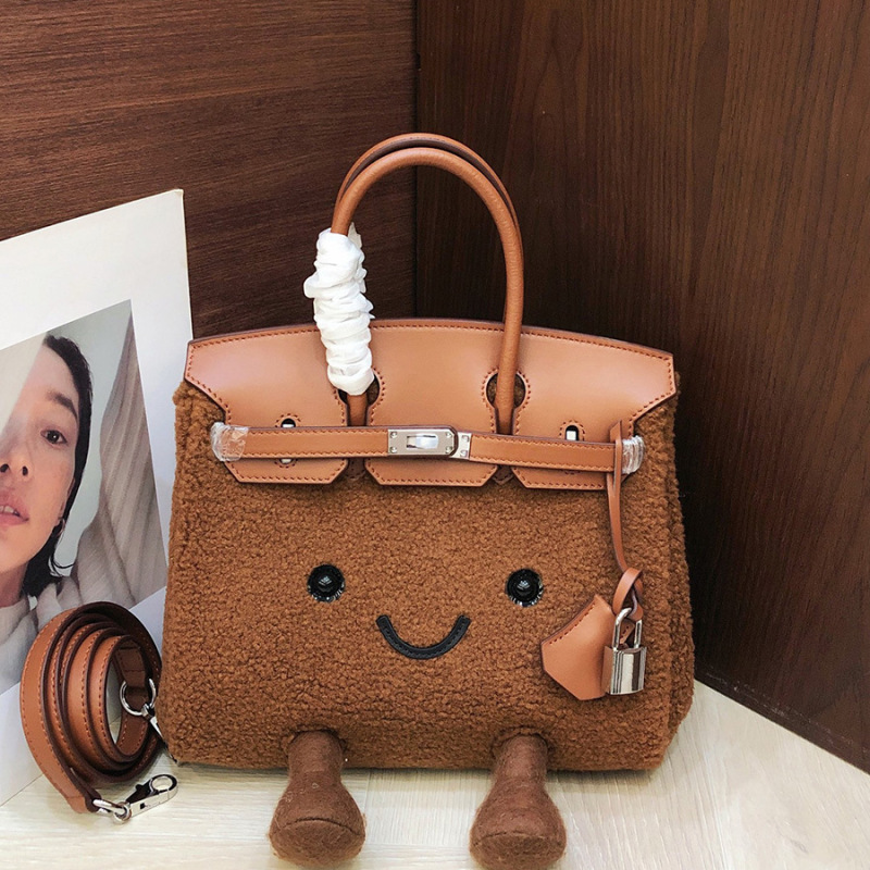 2026 new genuine leather and lamb wool blend platinum bag, cute plush bag, cartoon-style fashionable handbag and shoulder bag for women 2026 new genuine leather and lamb wool blend platinum bag, cute plush bag, cartoon-style fashionable handbag and shoulder bag for women