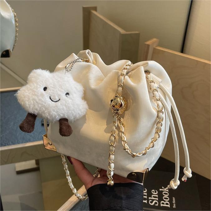 Bolsa de cubo popular de este año para las mujeres 2024 primavera y verano nuevo simple todo partido De alto sentido bolso de mensajero del hombro de las mujeres