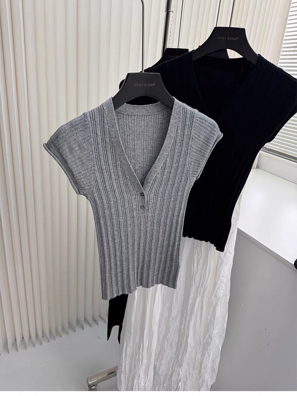 Skin-Friendly Knit Top with Real Silk and Wool, Rolled Cuffs, Ribbed V-Neck, Short Sleeves
