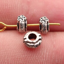 6.4x6.4x3.5mm �׾�Լ2.7mm 0.35g ��KɫĨ�� �����λ�鴮��