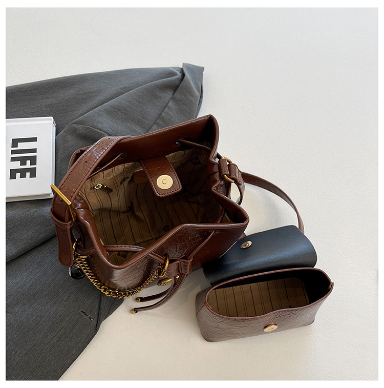 792g Weight Polyester Lining Material Sewing Thread Fashion Element String Closure Type Single Shoulder Strap Strap Type Bucket Bag Bags Type Casual, Street, Shopping Occasion Pu Leather Material Solid Color Pattern All Seasons Season Women's Gender Streetwear Style Bucket Shape Medium Size Women's Medium Pu Leather Solid Color Streetwear Sewing Thread Bucket String Bucket Bag 20