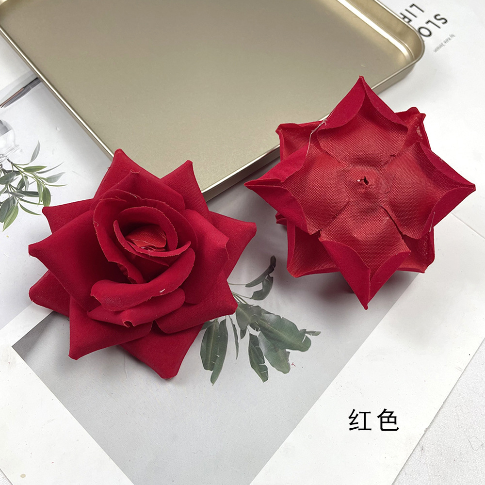 네 모퉁이 로즈 레드