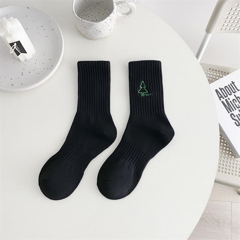 Calcetines deportivos verdes a rayas calcetines de algodón de las mujeres al por mayor Calcetines de algodón de color sólido bordados a media pantorrilla de las mujeres