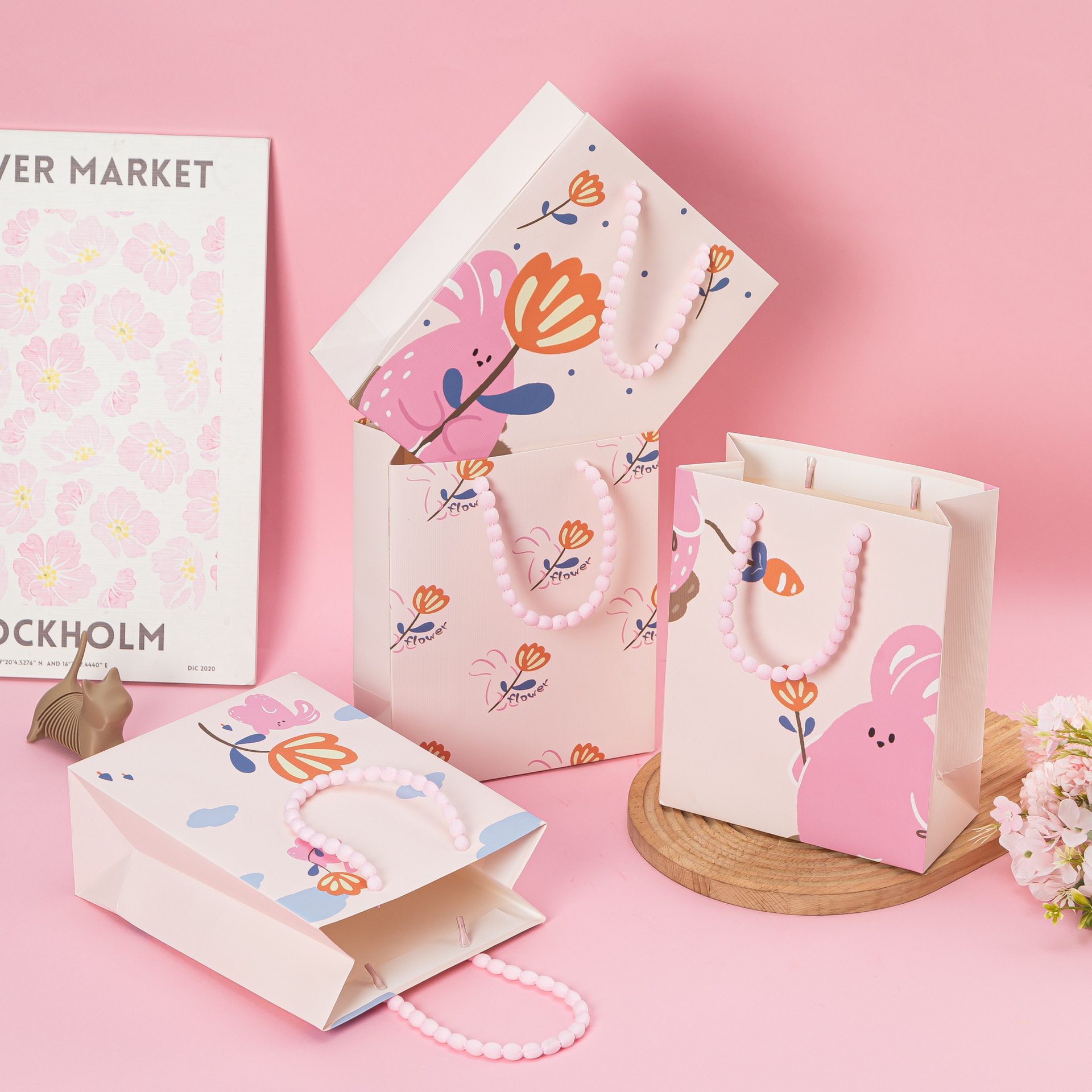 Nuevas bolsas de regalo exquisitas con diseño de animales de dibujos animados en relieve con cuerda de burbujas, directamente del fabricante, para el Día de la Mujer y San Valentín.
