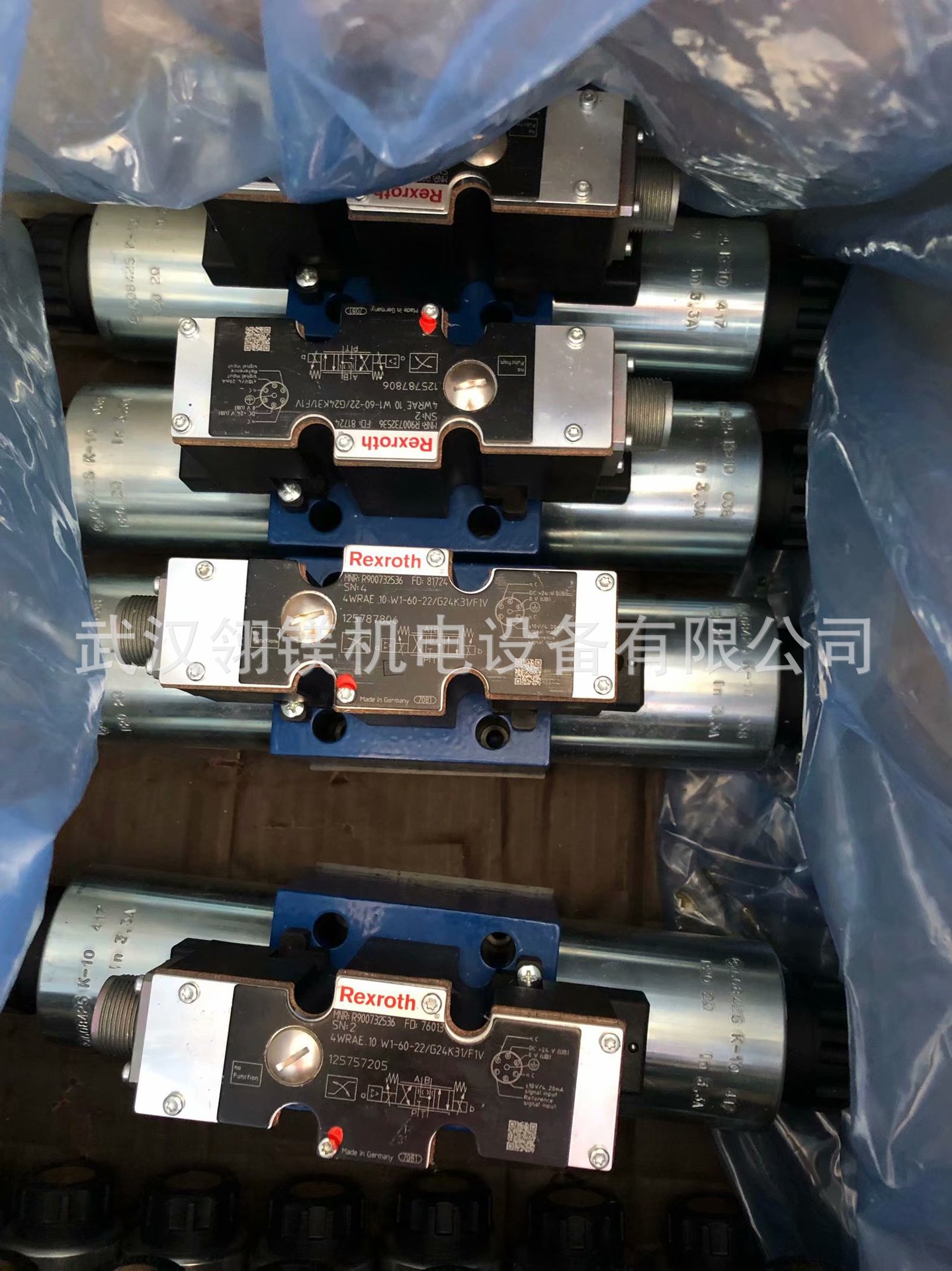 德国博世力士乐比例阀R900961973	4WRZ32E520-70/6EG24N9ETK4/V