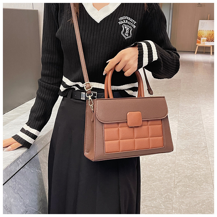 Women's Small Pu Leather Color Block Basic Streetwear Square Zipper Shoulder Bag Crossbody Bag display picture 1