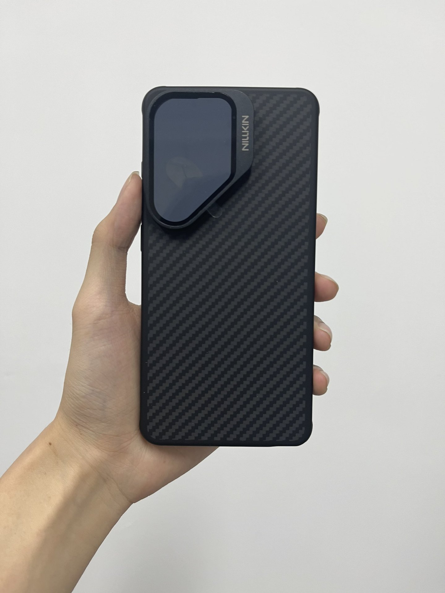 Ốp lưng NILLKIN cho Samsung Galaxy S26 Ultra chất liệu sợi aramid (Kevlar) có chân đế gắn ống kính, hỗ trợ nam châm MagSafe — Phiên bản từ tính siêu mỏng - Nắp kính trong suốt đen Samsung S26 ULTRA đen chi tiết 14
