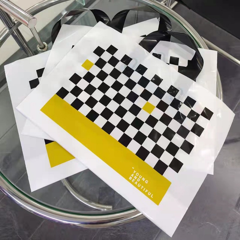 Venta al por mayor lindo Oso de lana nuevo embalaje portátil de plástico bolsa de compras de ropa para niños bolsa de caja de zapatos