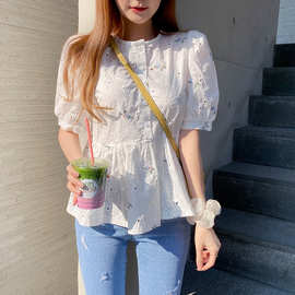 韩国chic泡泡短袖上衣女夏季新款洋气镂空刺绣花边拼接白衬衫