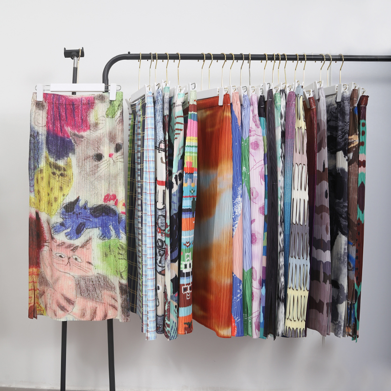 Miyake Pleated Skirt Women's Mid-Length Summer Pleated Women's Elastic Waist Cartoon Print Straight Skirt Half Skirt Miyake Pleated Skirt Women's Mid-Length Summer Pleated Women's Elastic Waist Cartoon Print Straight Skirt Half Skirt