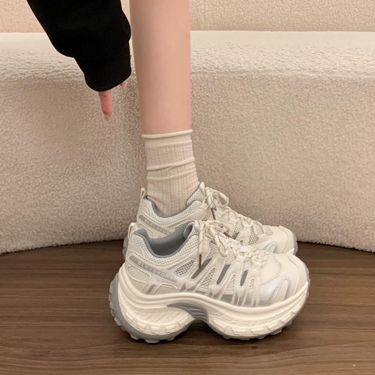 厚底增高老爹鞋女2026新款春夏季网面透气运动鞋轻便户外登山鞋子