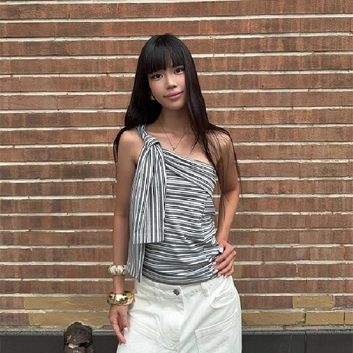New Stylish Versatile Slimming Striped Strapless Tank Top for Women Early Autumn Off-Shoulder Tie Outerwear Trendy New Stylish Versatile Slimming Striped Strapless Tank Top for Women Early Autumn Off-Shoulder Tie Outerwear Trendy