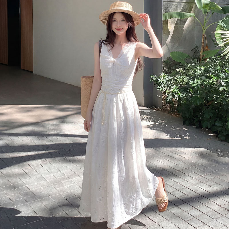 Xiu Xixi 2026 Spring New French Embroidery Elegant High-Waist Dress Pure Desire Vacation Long Dress K80375