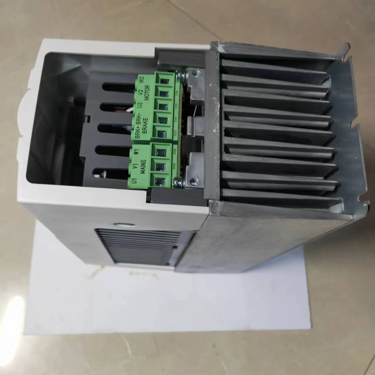 ACS550-01-125A-4变频器55KW， 380伏电源标准传动现货包邮