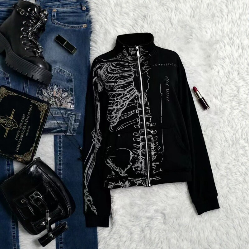 Subculture vintage skull print cardigan stand-up collar black sweatshirt jacket for men and women, fleece-lined trendy top Subculture vintage skull print cardigan stand-up collar black sweatshirt jacket for men and women, fleece-lined trendy top