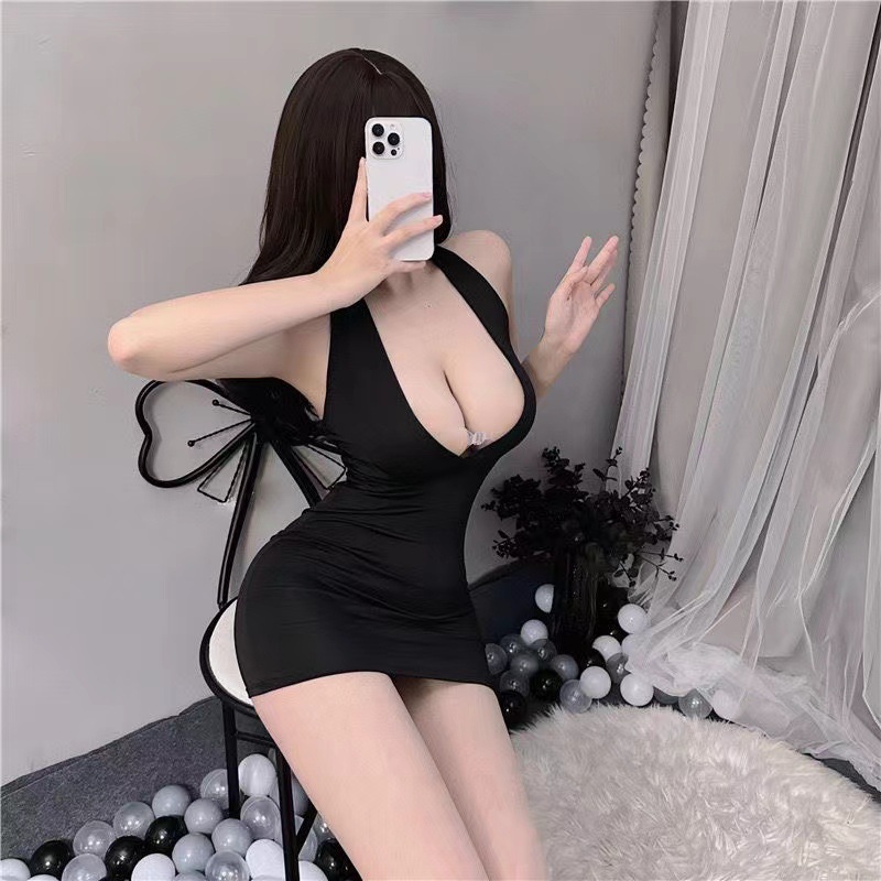 Deep V Halter One-Piece Nightdress with Hip Skirt in Black Polyester — detail image 4