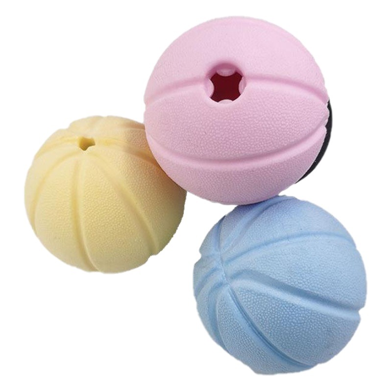 Fabricante del nuevo perro molar bocadillo resistente a la mordedura de la bola de fuga de alimentos TPR espuma fragancia extraño rompecabezas Bola de juguete para mascotas