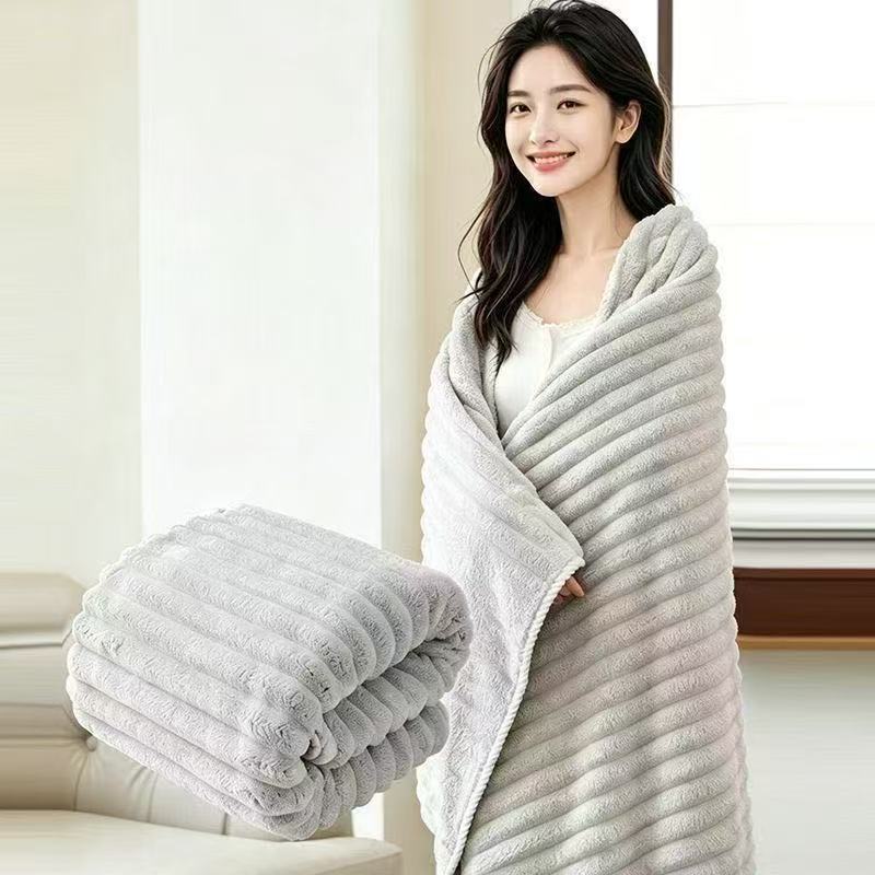 New high quality Candy Strip Thickened Coral Fleece Bath Towel Soft Quick-drying Adult Absorbent No-lint Household New high quality Candy Strip Thickened Coral Fleece Bath Towel Soft Quick-drying Adult Absorbent No-lint Household