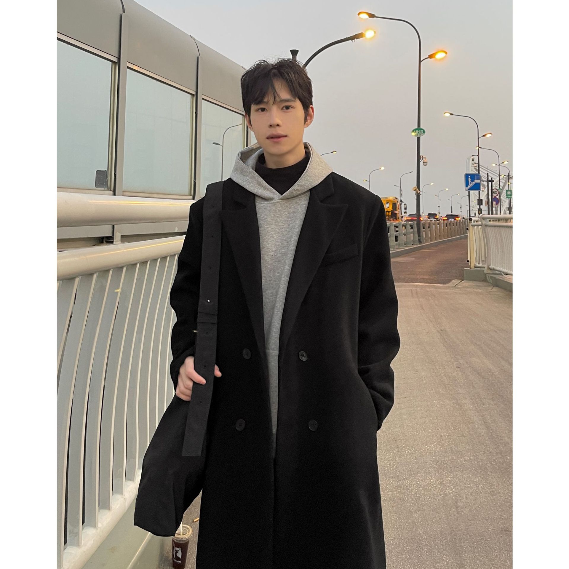 검은색