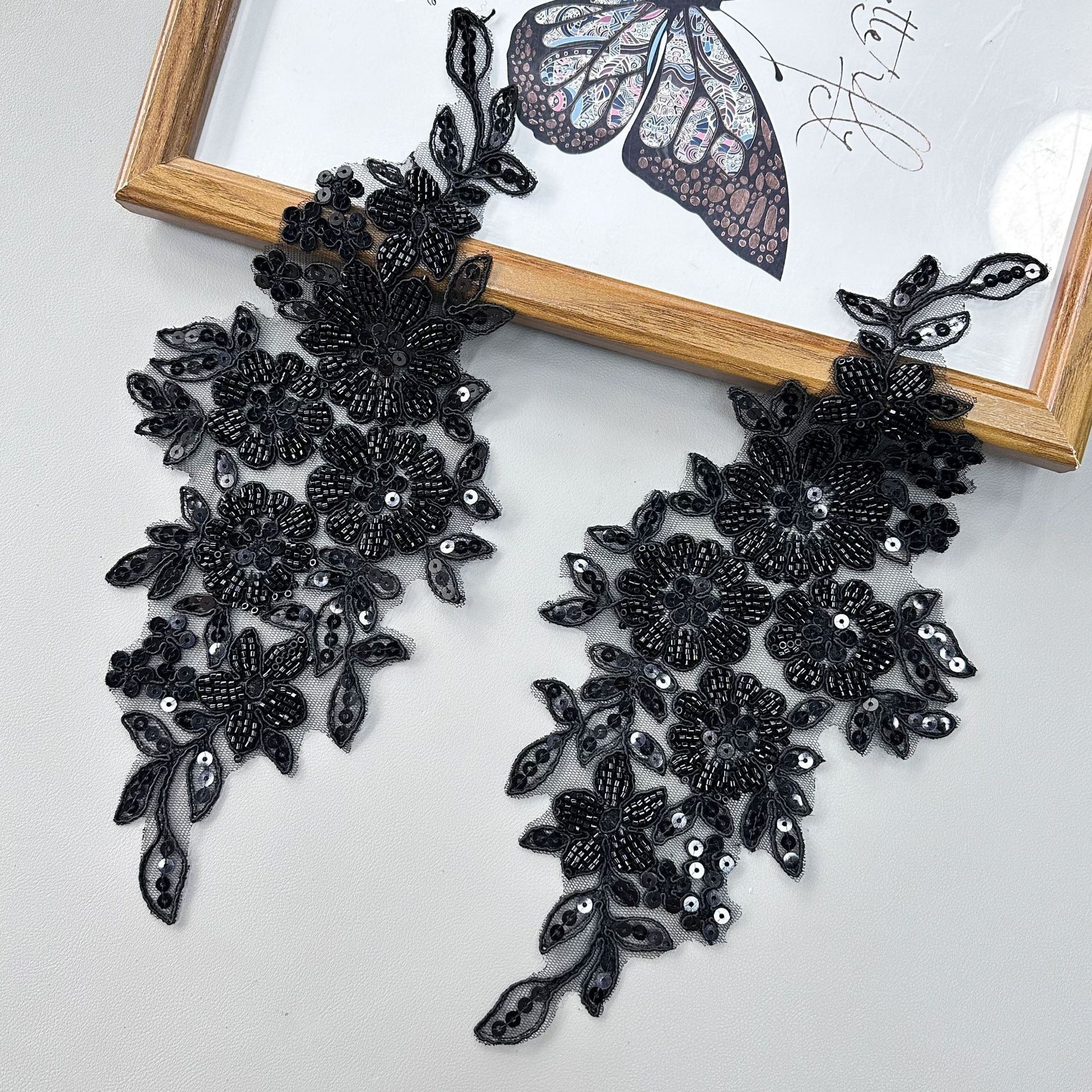 Tela de encaje con bordado floral de lentejuelas multicolor para vestidos, trajes de gala y materiales de decoración de bolsos. image 11