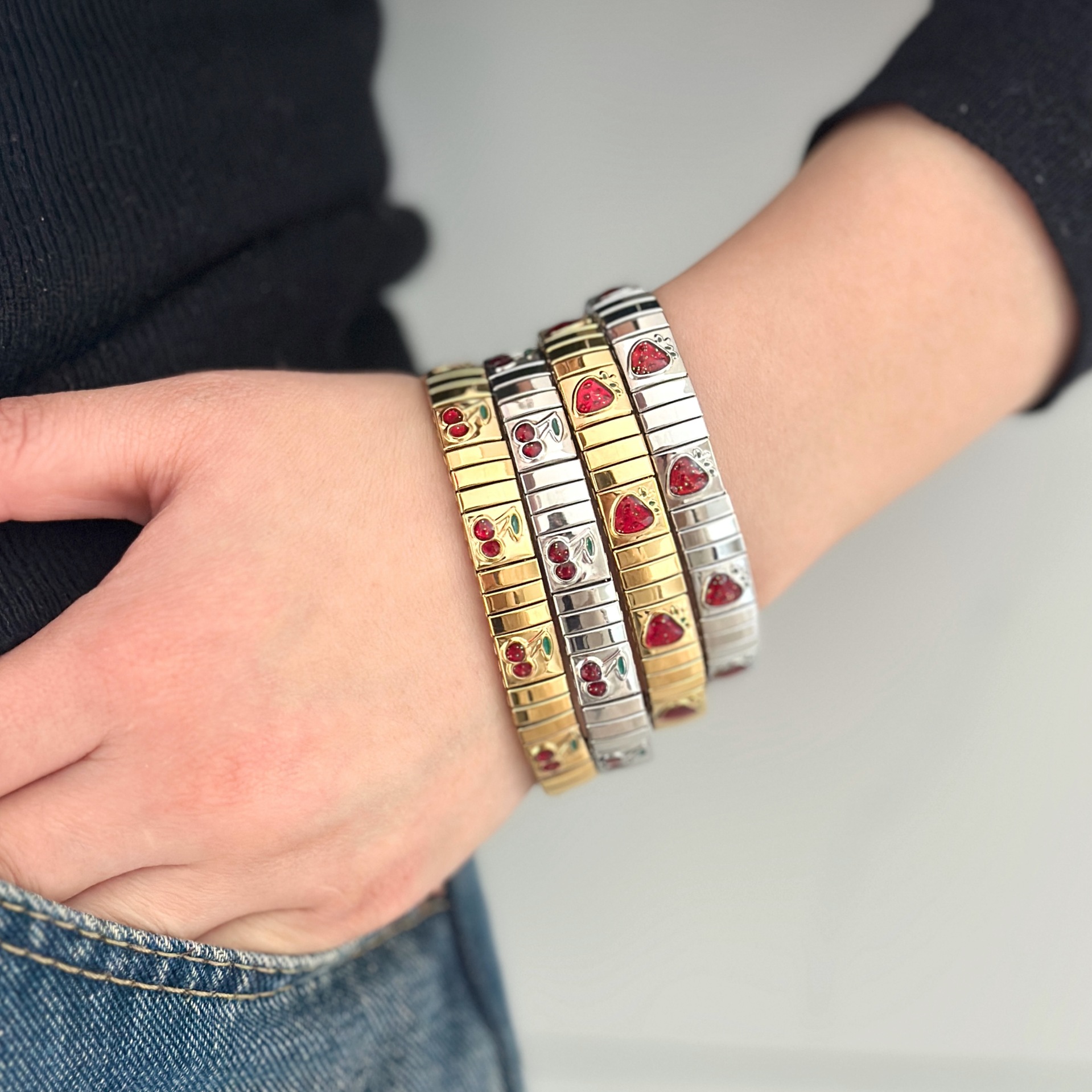 19g Weight Bracelets Classification Elegant Basic Retro Cherry Strawberry Alloy Bangles Wholesale