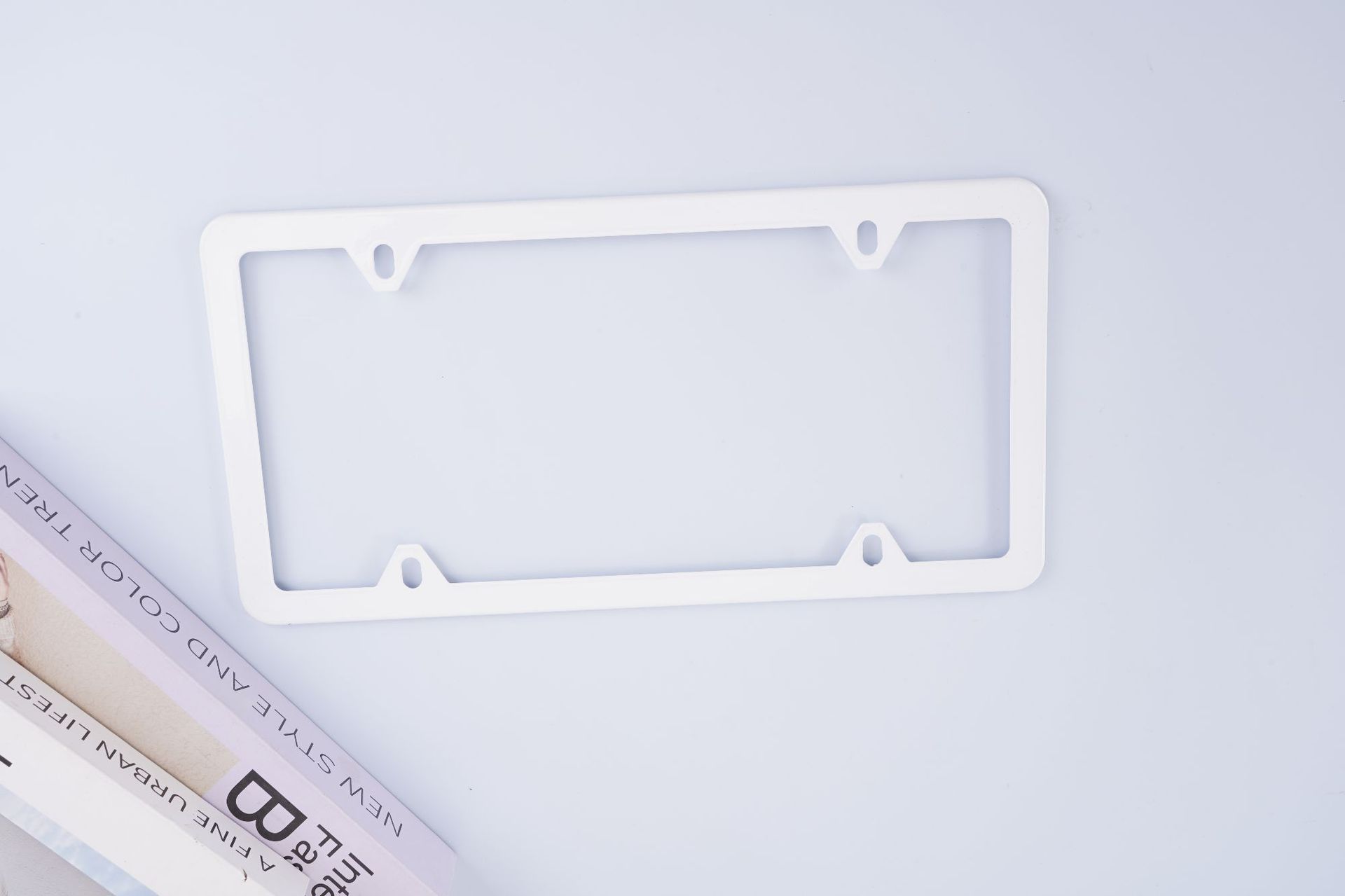 Manufacturer wholesale cross-border narrow-edge thin-edge stainless steel 2-hole license plate frame aluminum alloy stainless steel license plate holder cross-border