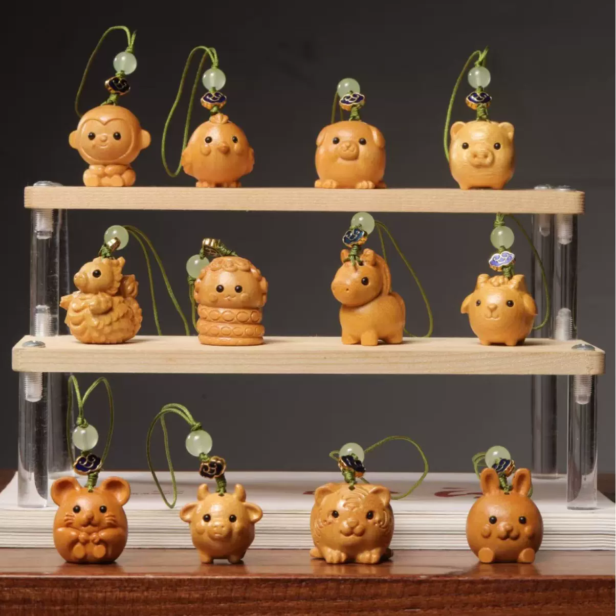 崖柏木雕十二生肖卡通木雕手机挂件钥匙扣可爱q版动物情侣包挂