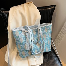 �¿���R˹���������L������½��L��μ����ɫ�ٴ�Ҹ�μ��