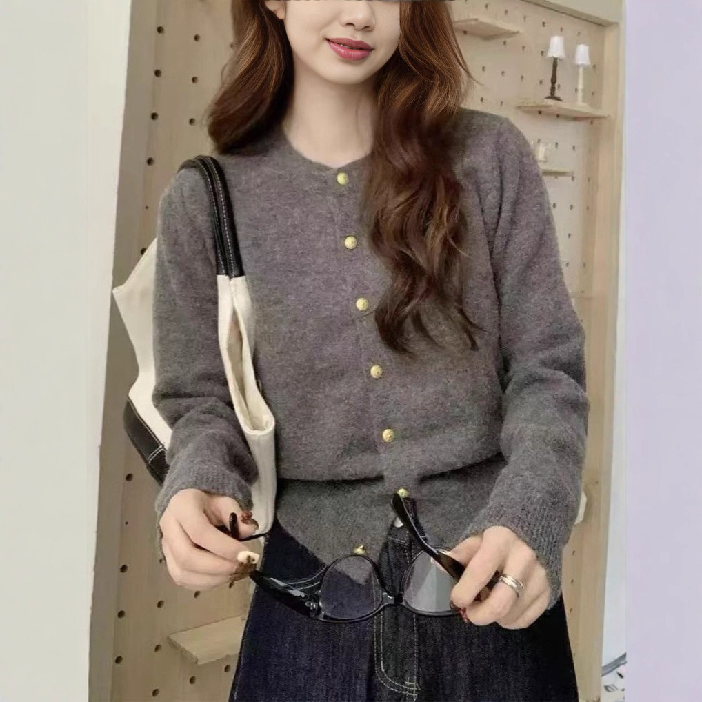 Sweet and Soft Korean Style Autumn and Winter Gentle Slimming Versatile Knitwear Age-Reducing Solid Color Girly Round Neck Sweater Top