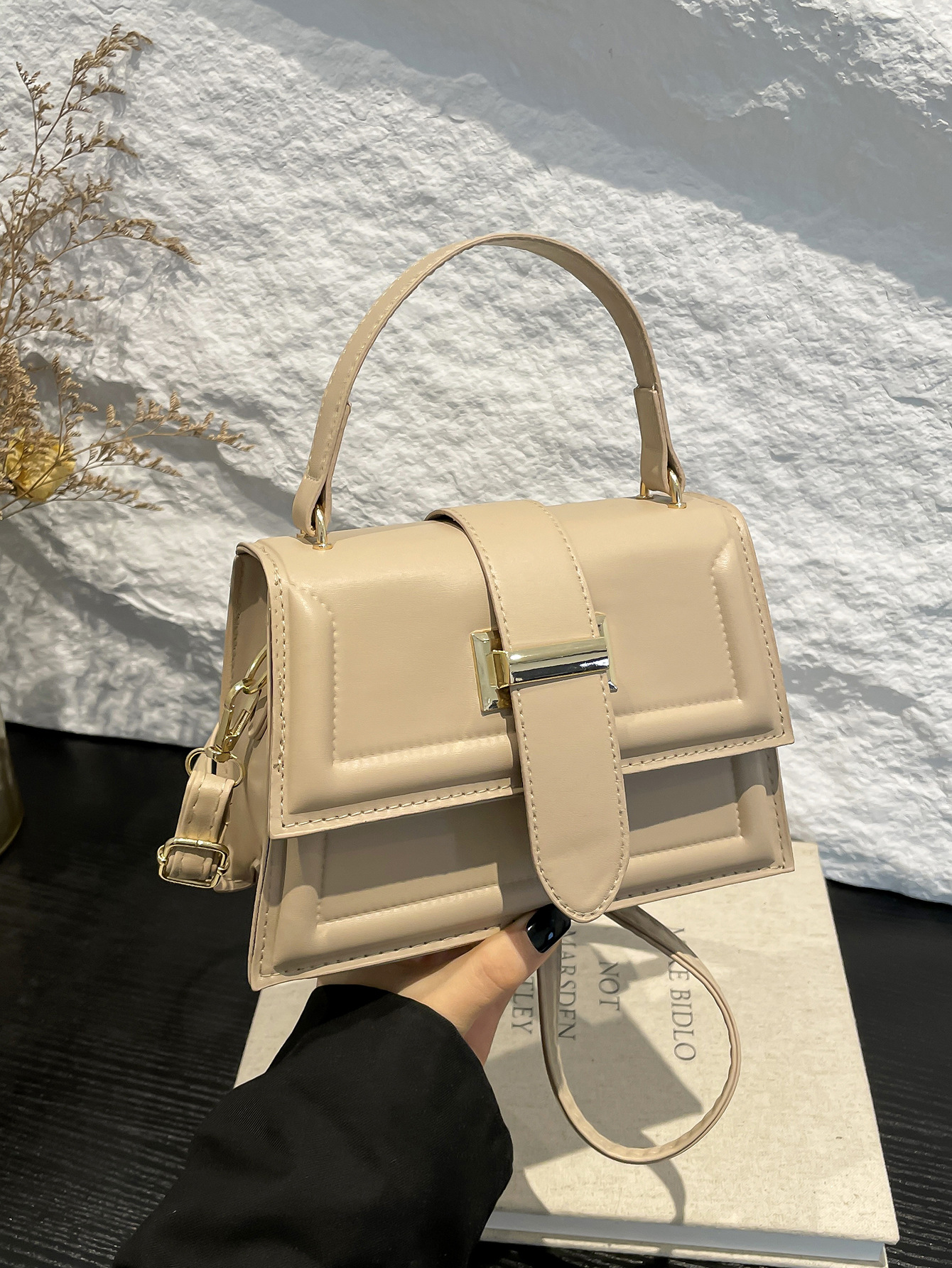 Bolso de mano retro bolso de mujer 2024 primavera nuevo bolso cuadrado de nicho diseño de bolsas de textura mochila de hombro