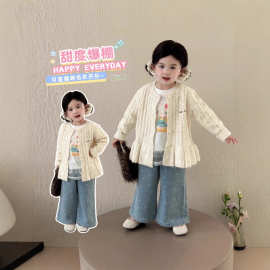 刺绣猫咪麻花针织开衫女童2025秋冬季外穿内搭修身荷叶边短款毛衣