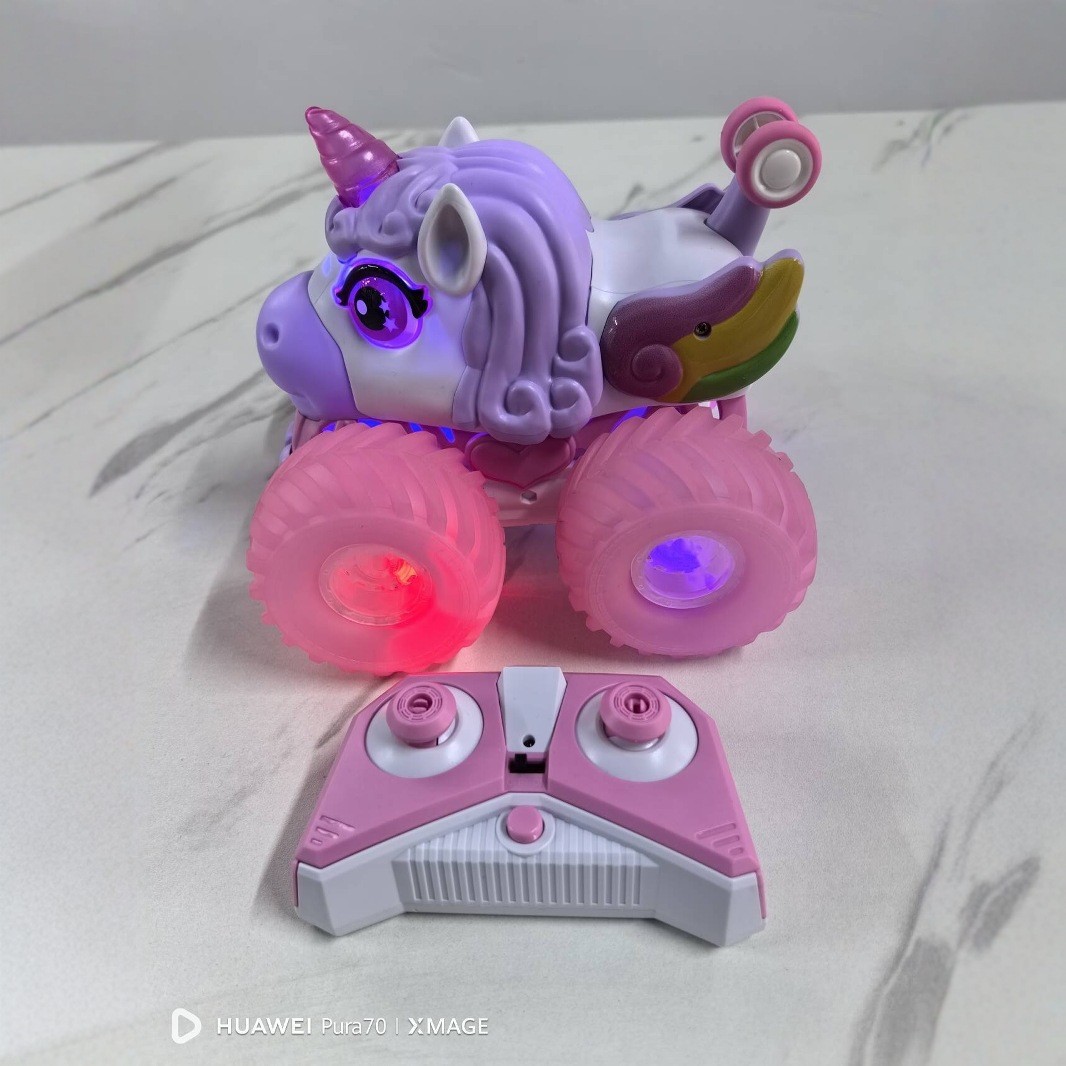 Cross-border personalizado escalada vehículo de control remoto pulverización brazo oscilante agua y tierra doble cara acrobacias chicas unicornio volcado de control remoto