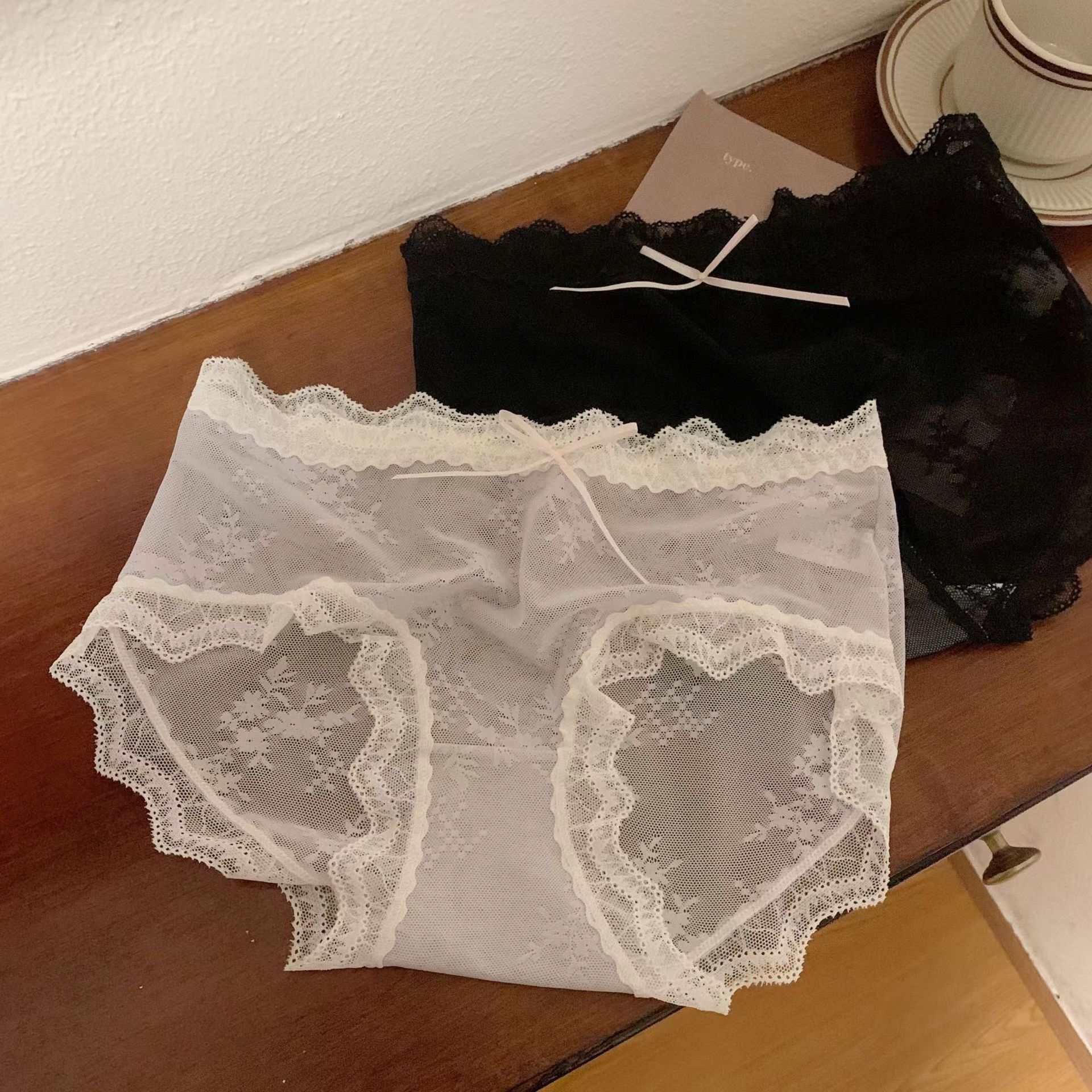 夏季薄款纯欲蕾丝少女内裤裸感无痕高颜值透气棉裆舒适速干三角裤